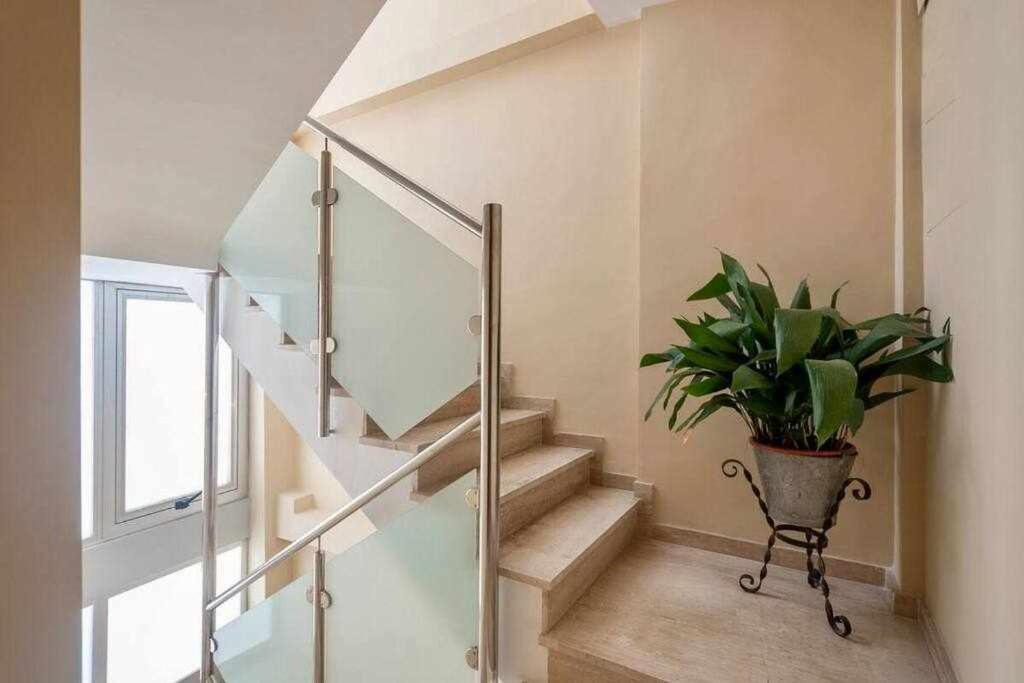 Luxe Haven In Granada Apartment Exterior foto